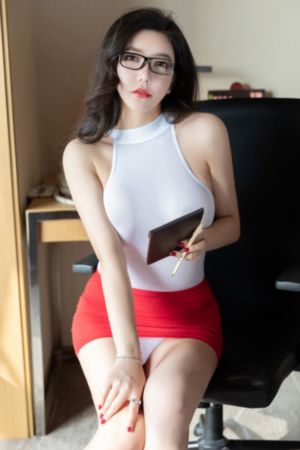 总裁跪趴高h秘书攻被打屁股_免费观看